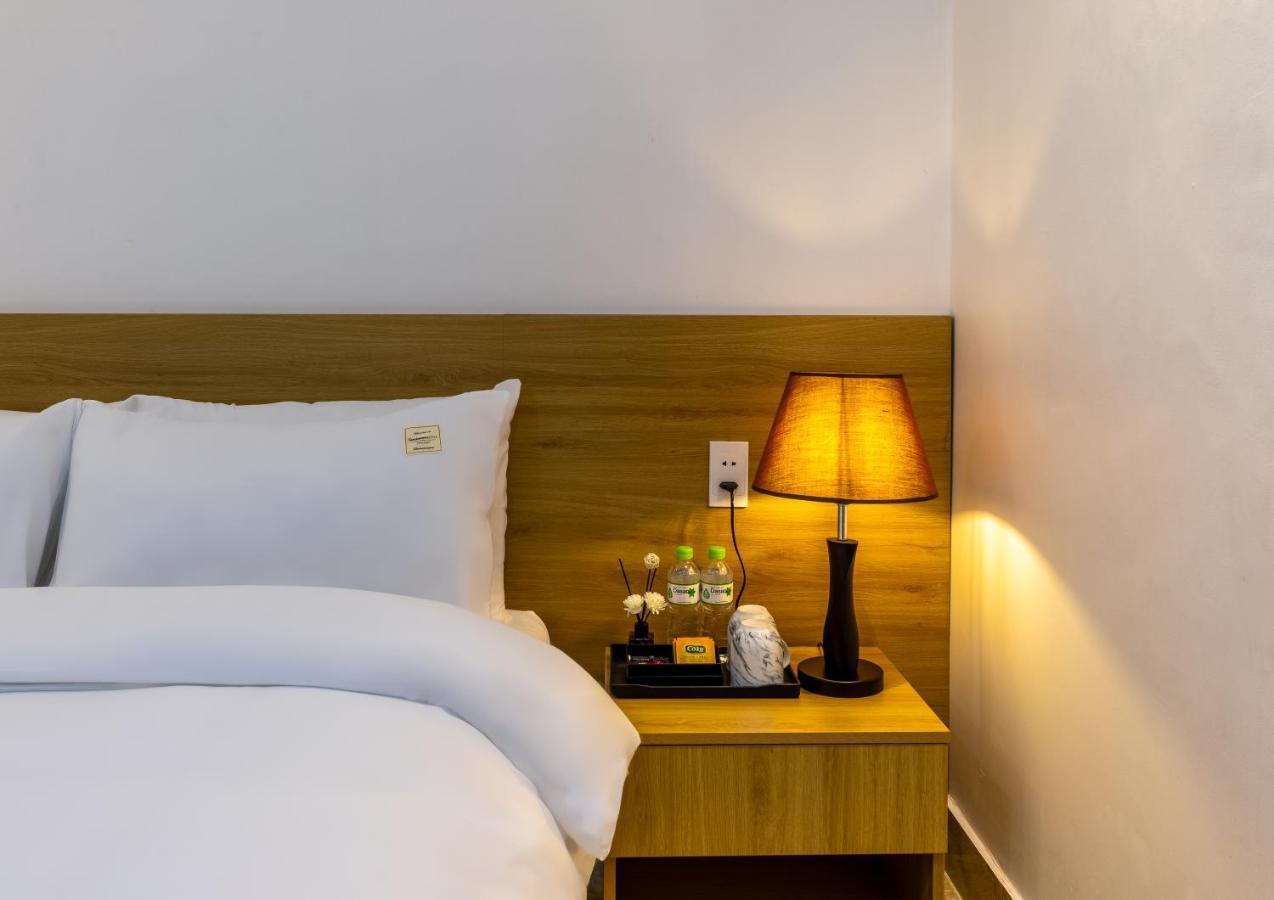 Cat Ba Hongkong Hotel Dong Khe Sau ภายนอก รูปภาพ