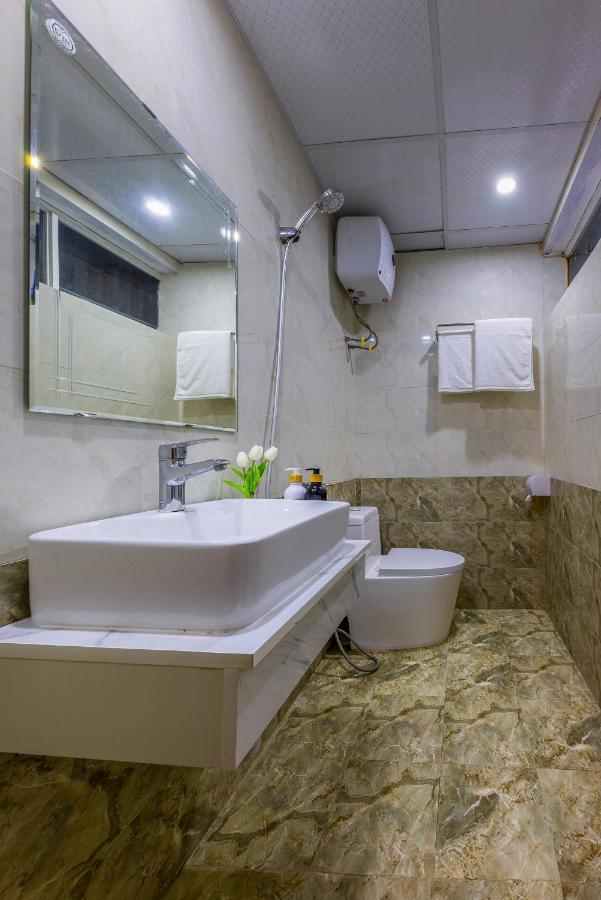 Cat Ba Hongkong Hotel Dong Khe Sau ภายนอก รูปภาพ